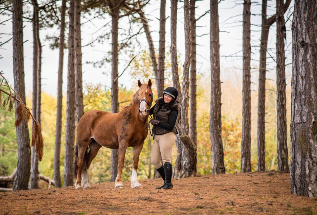 Healthy Hooves Molasses Free Testimonial - Naomi and Seren